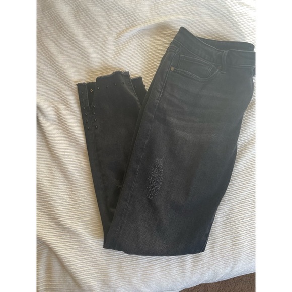 AQUA BLOOMINGDALES BLACK STUDDED HEM DISTRESSED CHARCOAL WASH SKINNY JEANS SZ 30 - Picture 2 of 6
